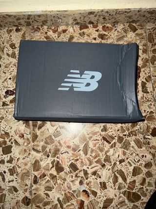 zapatillas de New Balance plateadas