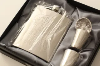 Petaca Jack Daniel's con vasos