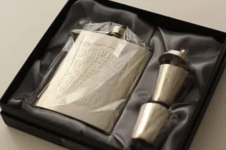 Petaca Jack Daniel's con vasos