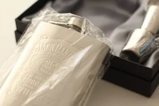 Petaca Jack Daniel's con vasos