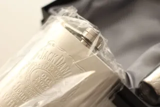 Petaca Jack Daniel's con vasos