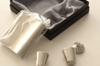 Petaca Jack Daniel's con vasos