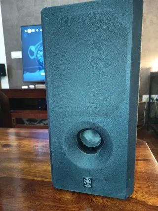 Altavoces Yamaha y Subwoofer