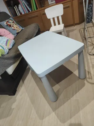 Mesa y silla infantil