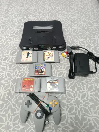 Nintendo 64 + 5 giochi. PAL EUR