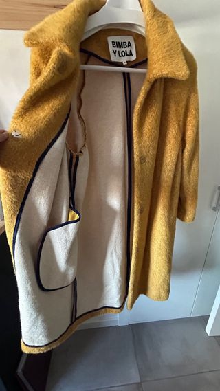 Abrigo Bimba y Lola Amarillo Talla M