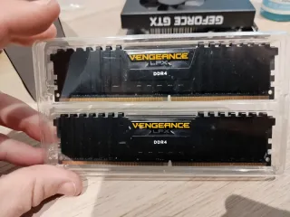 Corsair Vengeance LPX DDR4 16GB (2x8GB) 2400MHz