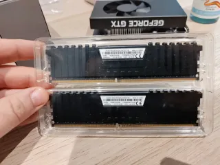 Corsair Vengeance LPX DDR4 16GB (2x8GB) 2400MHz