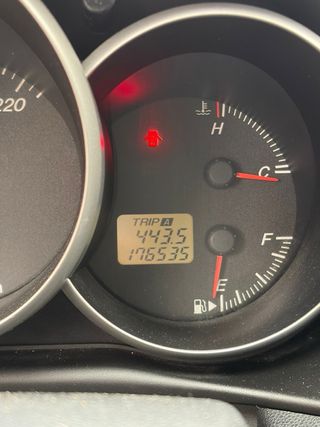 Mazda 3 1.6 gasolina  175.000km pegatina b 2do pro