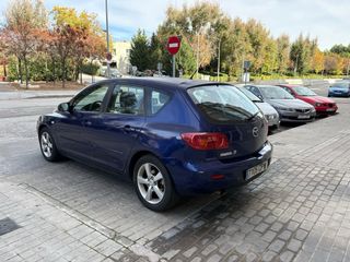 Mazda 3 1.6 gasolina  175.000km pegatina b 2do pro