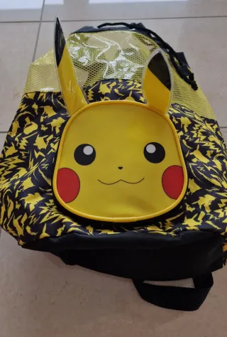 Mochila y Neceser Pikachu