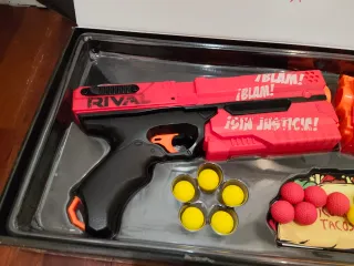 Nerf Rival Deadpool Pistolas y Balas