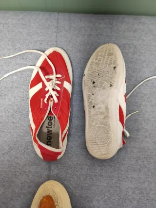 Zapatillas rojas y blancas, NEWFEEL y XDYE