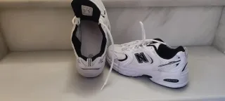 Deportivas New Balance Blancas y Negras