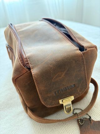 Neceser grande de piel LEABAGS