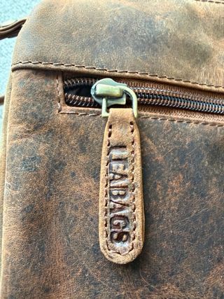 Neceser grande de piel LEABAGS