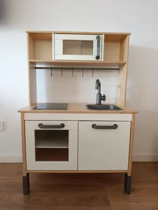 Cocinita de madera Ikea