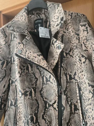 Conjunto Chaqueta y Pantalón Animal Print polipiel