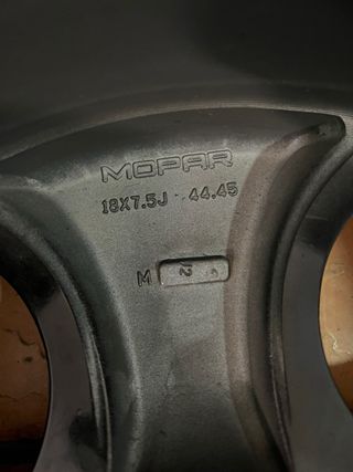 Llantas Originales Jeep Wrangler 7.5x18 Aluminio