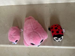 Lote 3 peluches rosas y mariquita