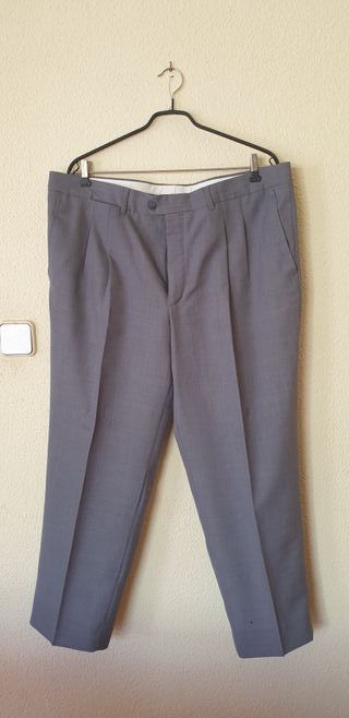 Pantalón de vestir gris de hombre