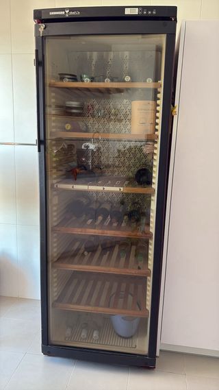 Cava de vinos Liebherr Grand Cru como nueva.