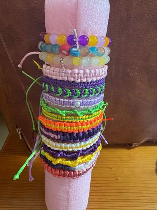 Braccialetti e portachiavi fatti a mano