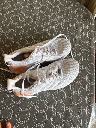 Deportivas Adidas Blancas y Rosas