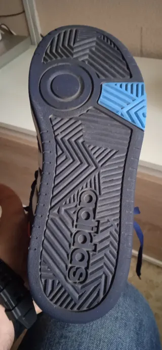 Botines Adidas Azules y Blancos