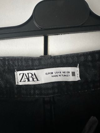 Pantalón plateado Zara
