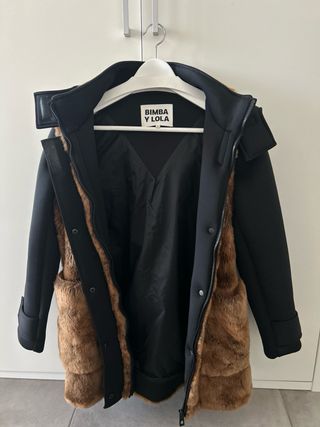 Abrigo Bimba y Lola Neopreno Negro Pelo Marrón XS