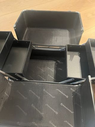 Maletín de maquillaje negro con asa