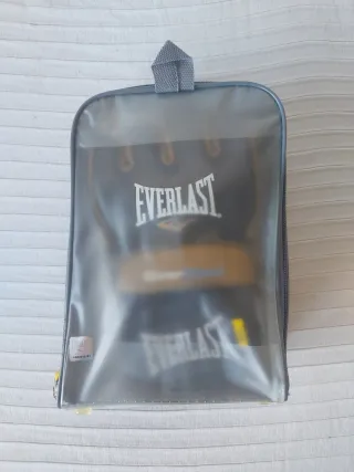 Guantes MMA Everlast + Neceser