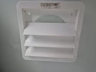 Rejilla de ventilación plástica 10 cm diámetro.