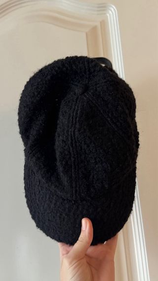 Gorra negra textura lana