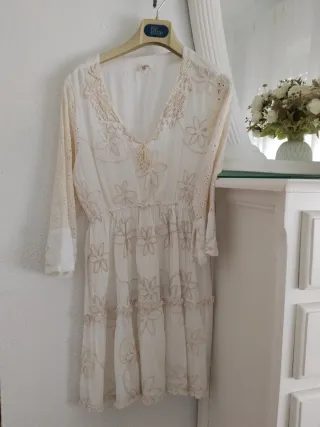 Vestido Bey beige y blanco talla M