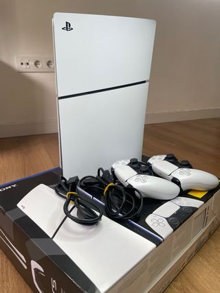 PlayStation 5 NUOVA + 2 controller originali