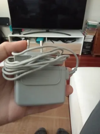 Nintendo 2DS con funda y 3 juegos