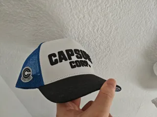 Gorra Trucker Capsule Corp Dragón Ball sin estrena