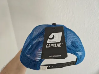 Gorra Trucker Capsule Corp Dragón Ball sin estrena