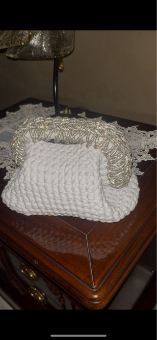 Borsa artigianale bianco ghiaccio con manico gioie