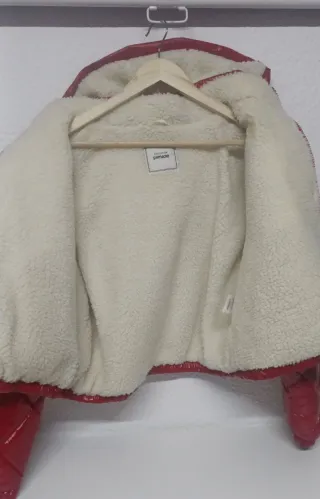 Cazadora acolchada roja Pimkie talla L