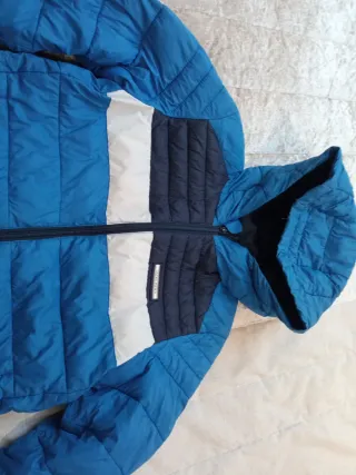 Chaqueta fina invierno azul y blanco talla 140