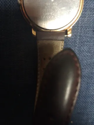 Reloj Seiko 7N29 Cuarzo Dorado y Marrón