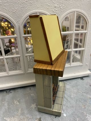 Camino in miniatura per casa delle bambole con campana e gancio