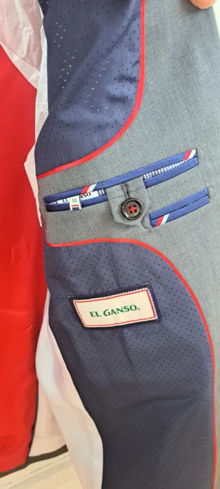 Blazer El Ganso GRIS Forro Rojo.