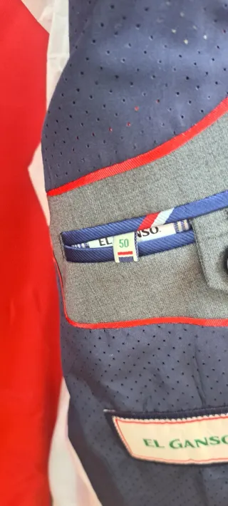 Blazer El Ganso GRIS Forro Rojo.