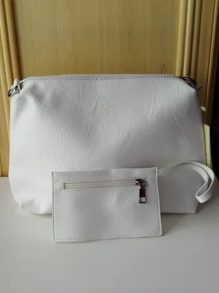 Bolso blanco con minimonedero