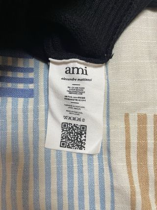 Jersey Ami Paris Negro Corazón Rojo