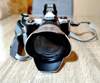 Nikon F65 Cámara + Objetivo Cosina 28-210mm